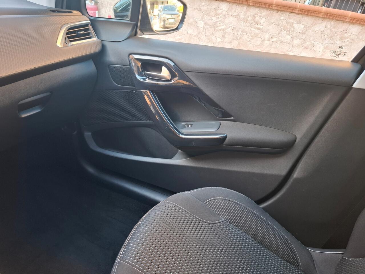 Peugeot 208 - 1.6 Blu HDi