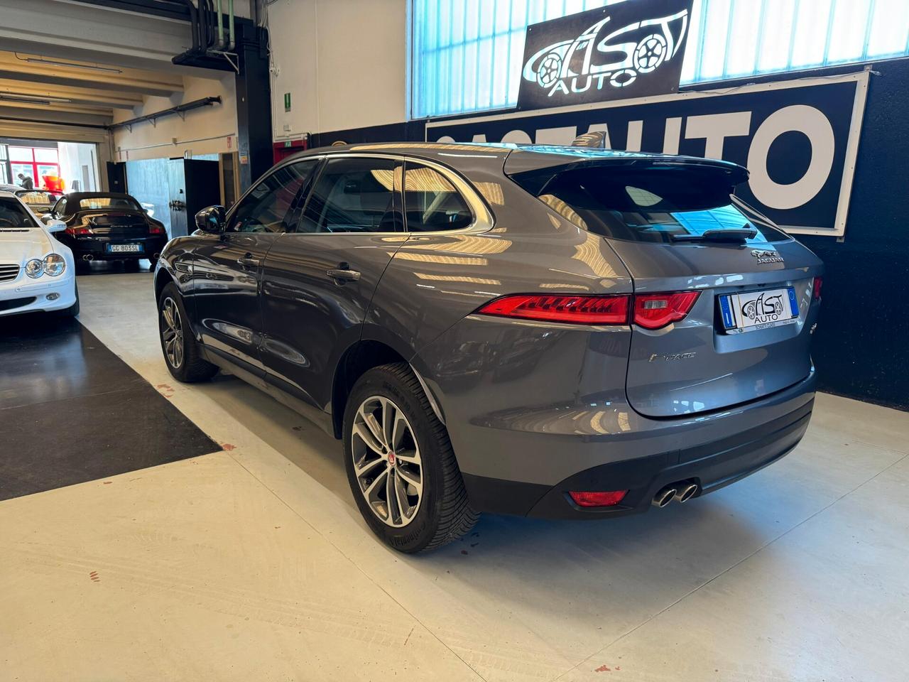 Jaguar F-Pace 2.0 D Prestige