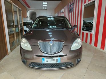 Lancia Ypsilon 1.3 MJT 75 CV Oro