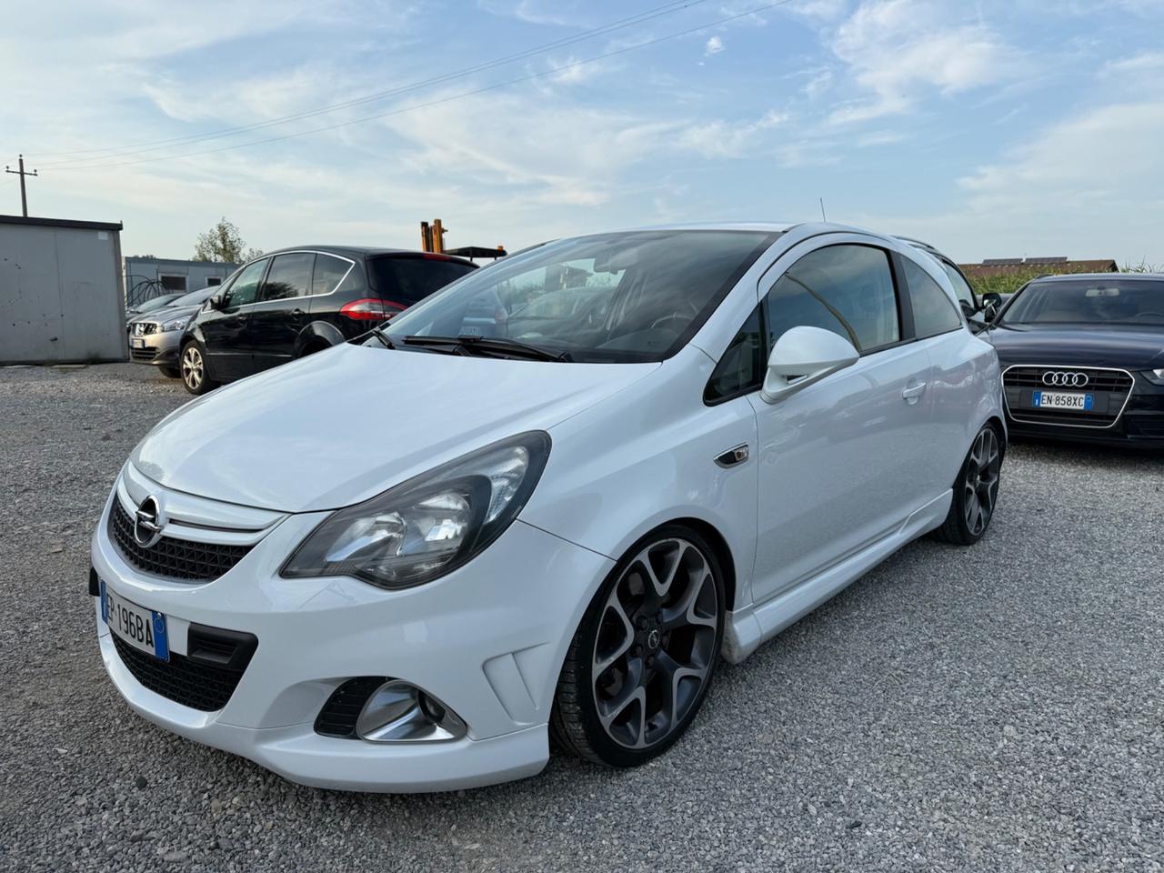 Opel Corsa 1.6 T 192CV 3 porte OPC