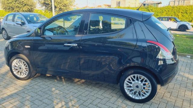 LANCIA Ypsilon 1.2 69 CV 5 porte Silver