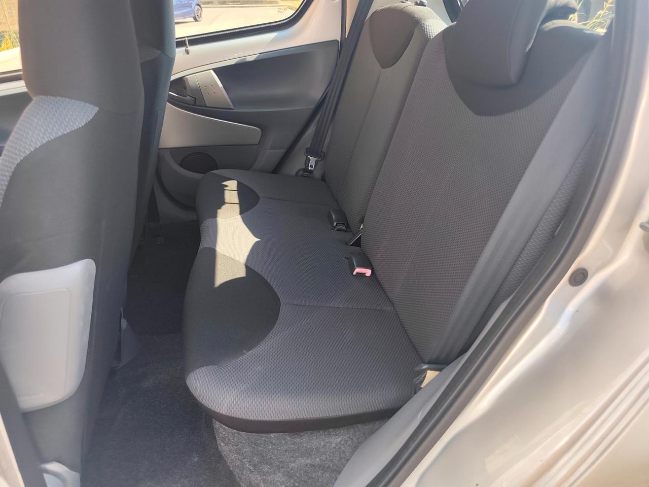 Toyota Aygo 1.0 benzina 5 porte 110 Milà km