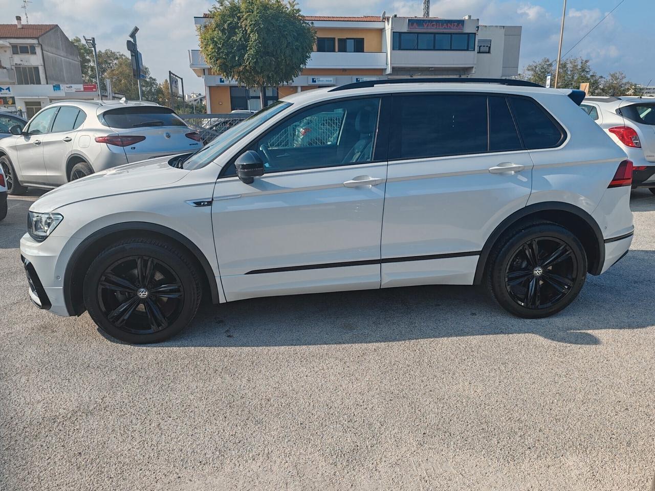 Volkswagen Tiguan 2.0 TDI DSG 4MOTION Sport R-line