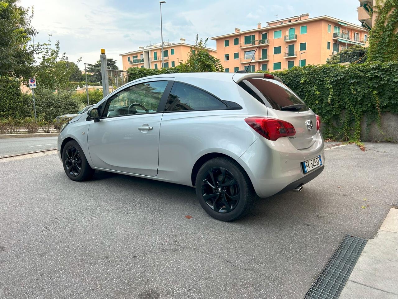 Opel Corsa 1.2 Coupé b-Color