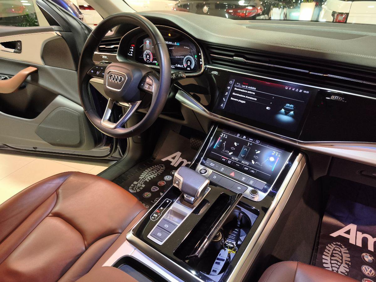 AUDI Q8 50 TDI 286 CV quattro S-LINE