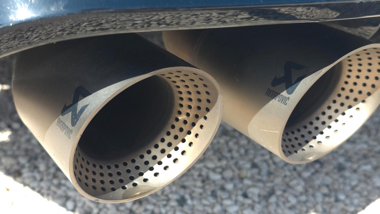 Golf R - 2.0 TSI 320cv - AKRAPOVIC