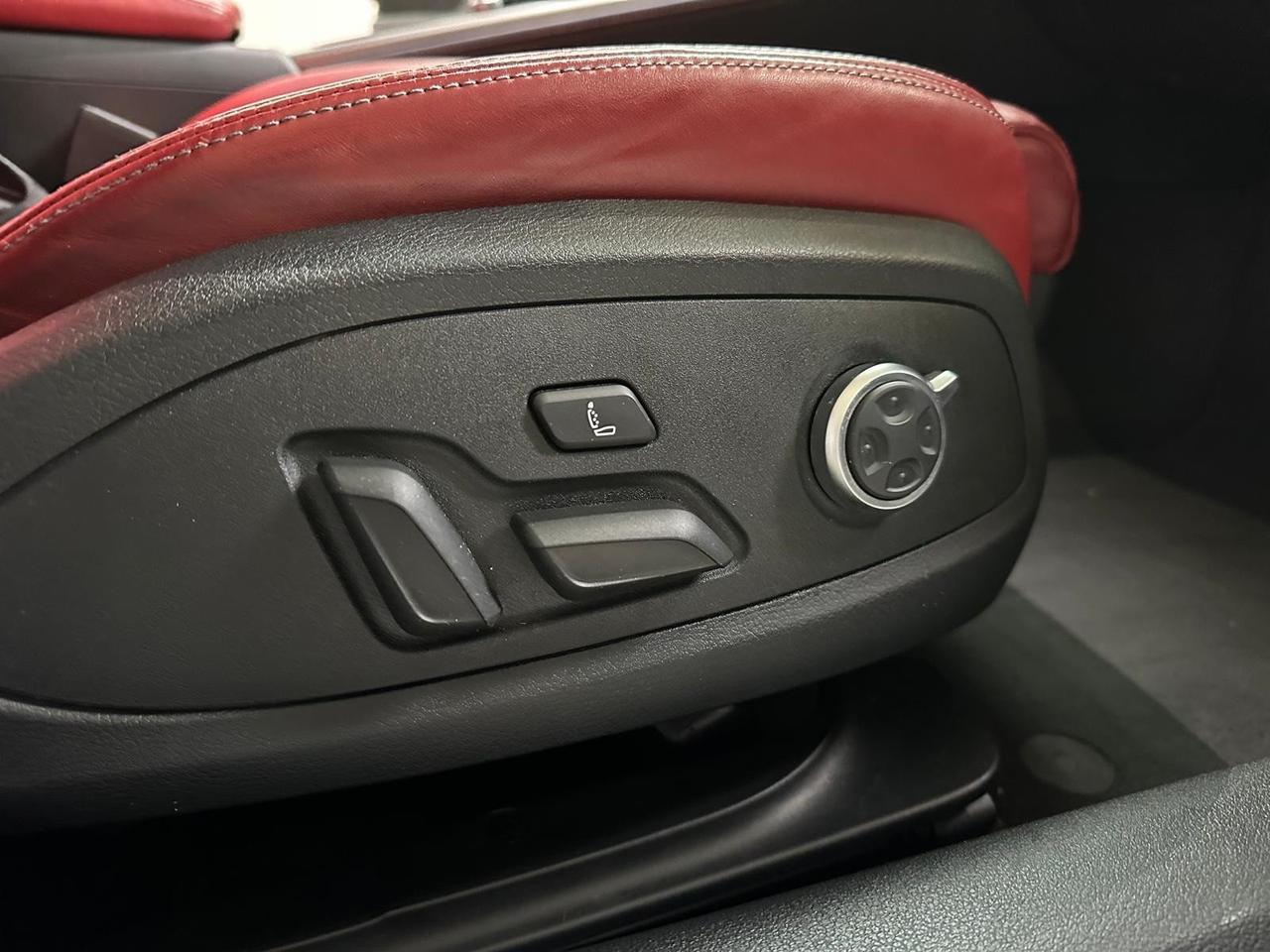 Audi A4 Avant 45 TDI quattro tiptronic S line edition