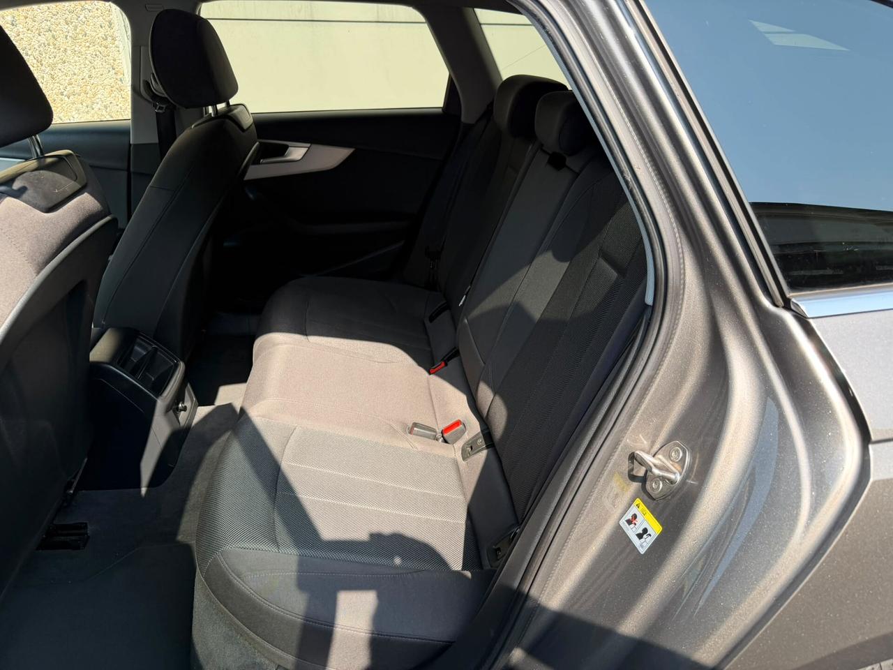 Audi A4 Avant 30 TDI/136 CV S tronic line edition