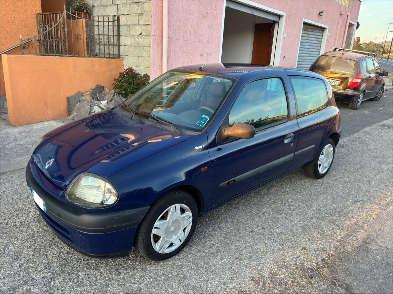 RENAULT CLIO 1.2 CONDIZIONI OTTIME SOLO 120000 KM GUARDA