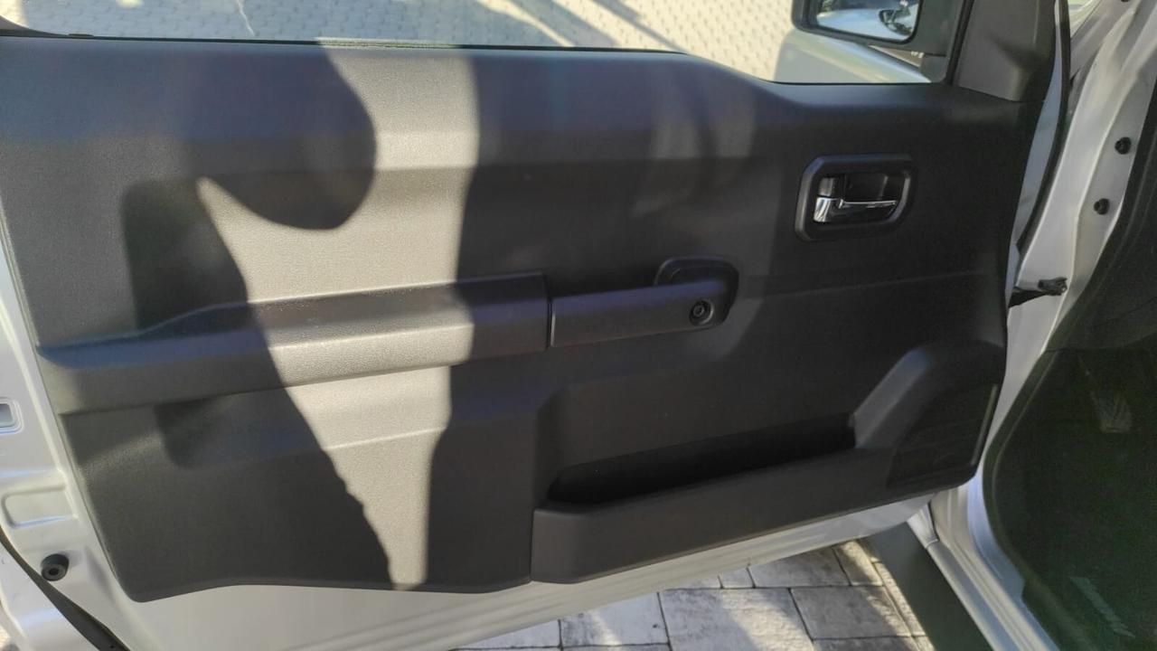 SUZUKI JIMNY 1.5 BENZINA 102CV 4X4 GANCIO TRAINO