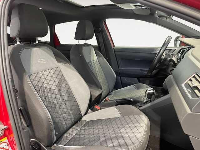 Volkswagen Taigo 1.0TSI 110CV DSG R-Line - NEOPATENTATI -