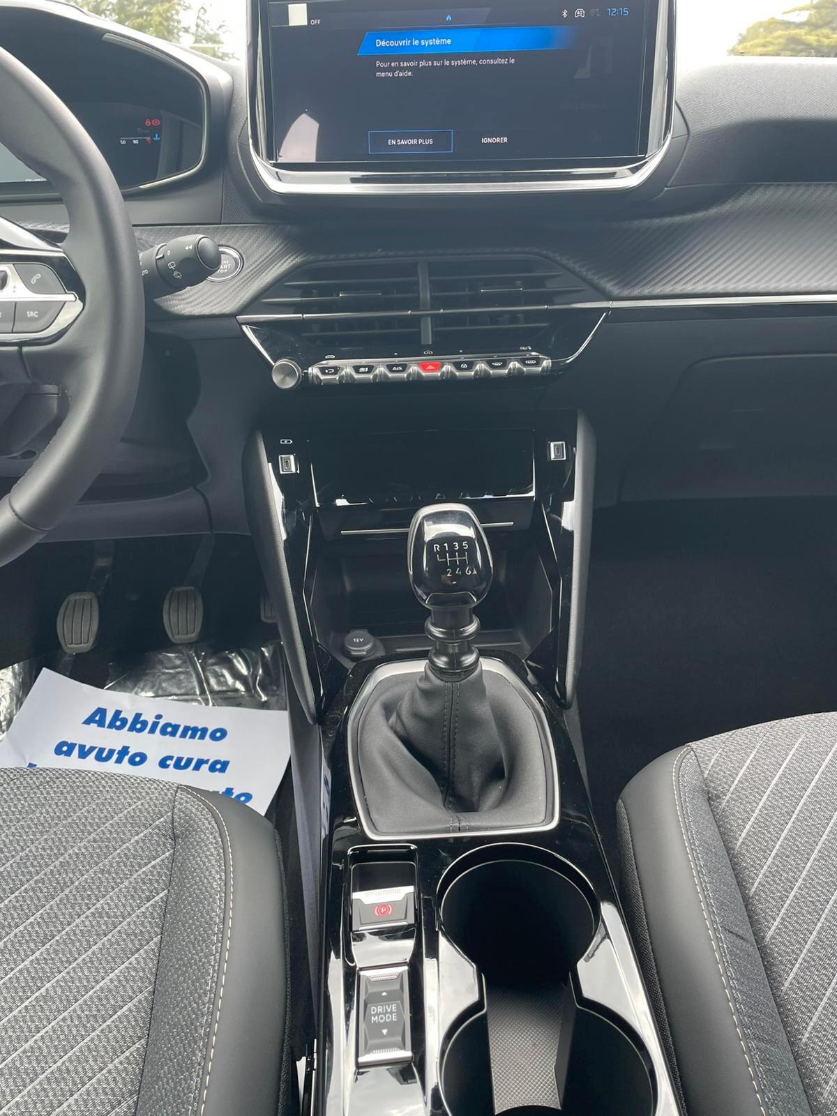 Peugeot 2008 1.2 allure benzina 100cv Nuova di Fabbrica