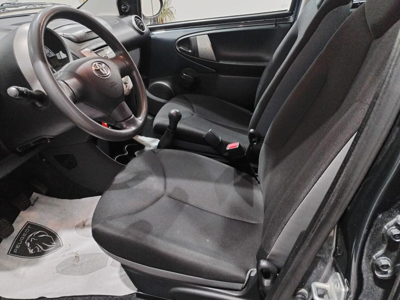 Toyota Aygo 1.0 12V VVT-i 5 porte Active Connect