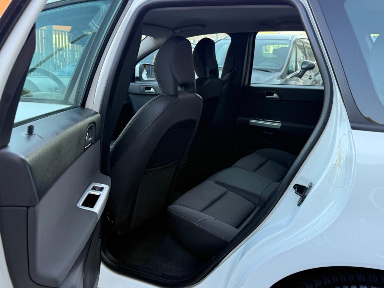 Volvo V50 1.6 D2 R-design cv114