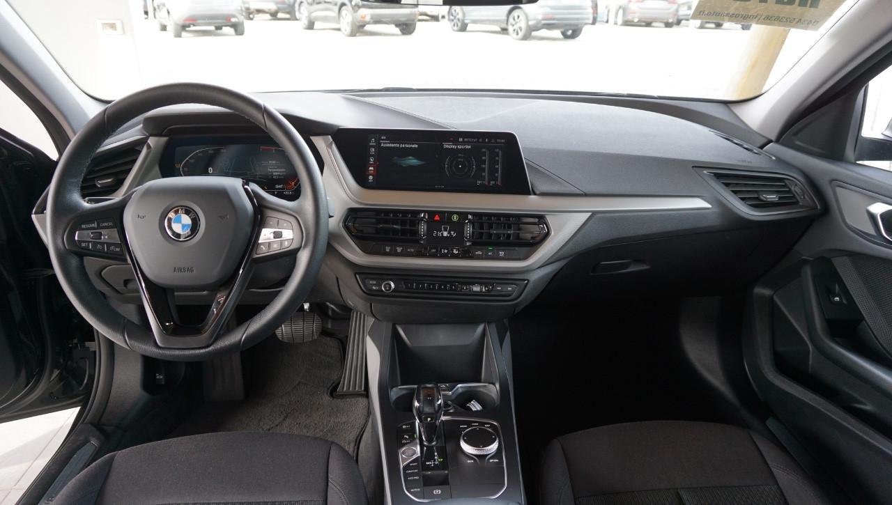 BMW 118 i Business Advantage 140cv auto