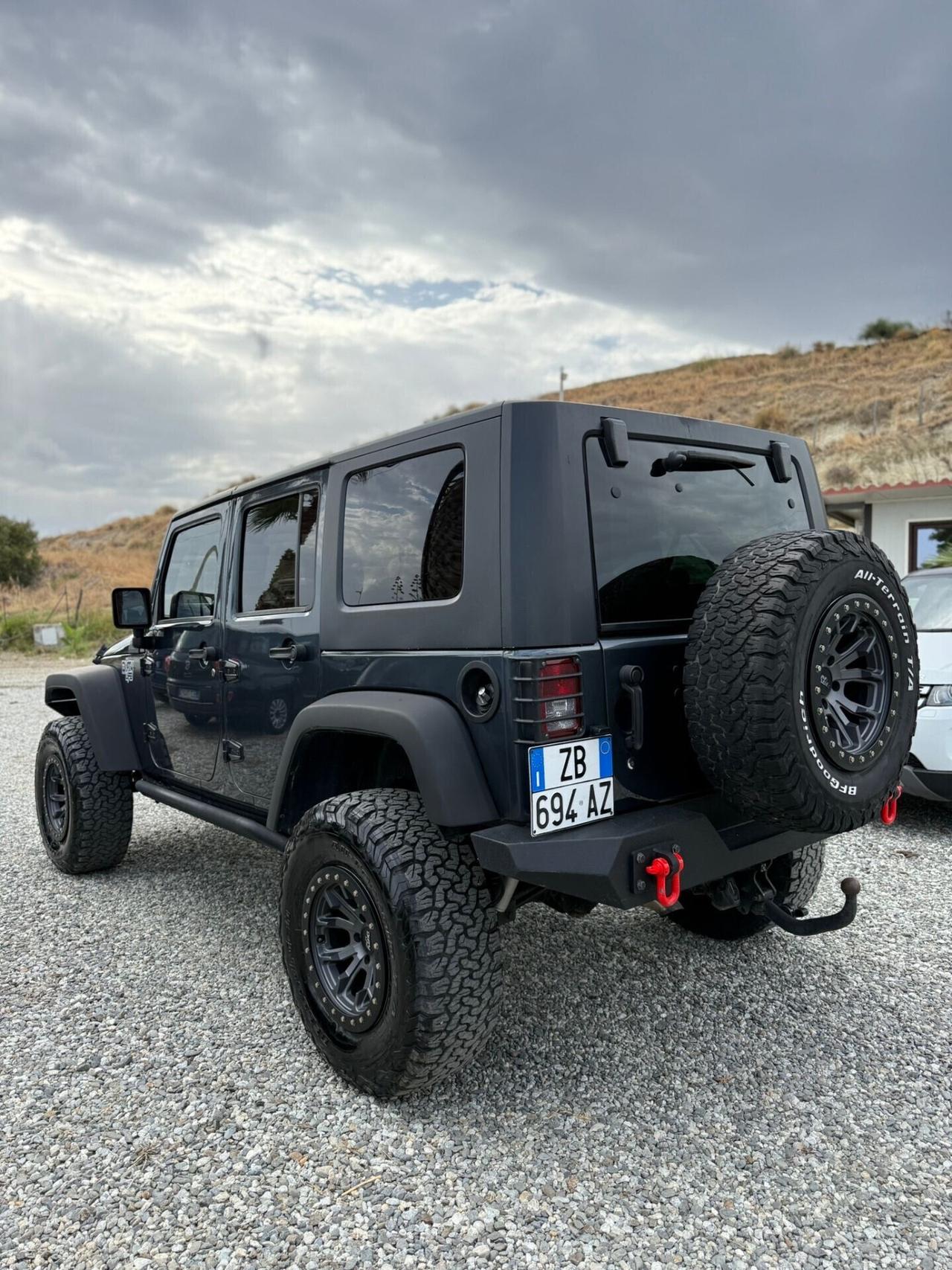 Jeep Wrangler Unlimited 2.8 CRD DPF Sahara Auto