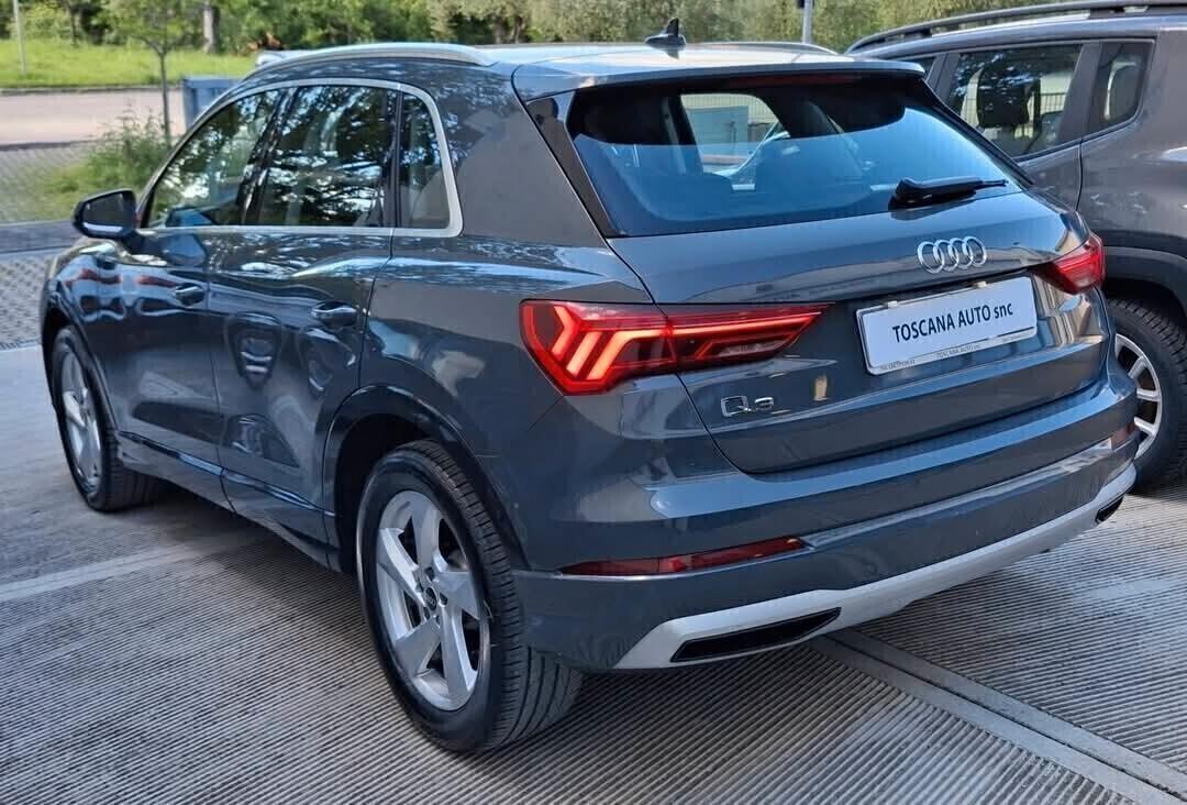 Audi Q3 150cv S tronic fari full led
