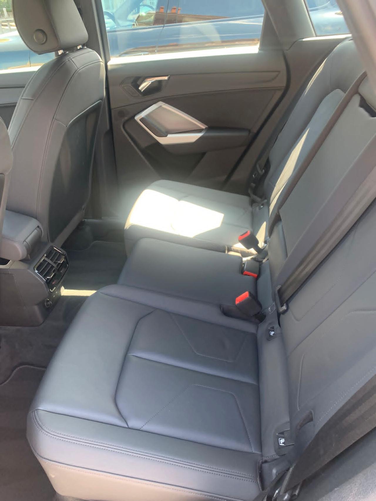 Audi Q3 35 TDI S tronic Business Advanced