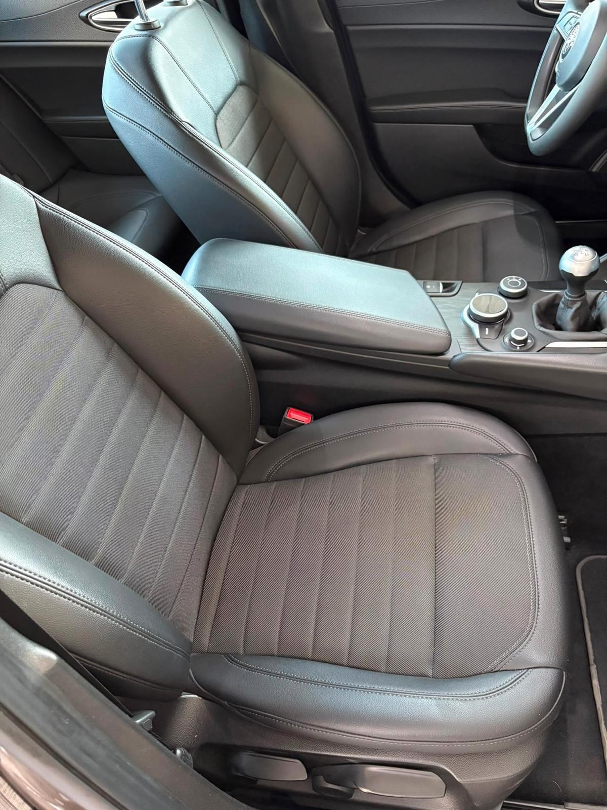 ALFA Giulia 2.2Turbodiesel 180CV 6M Super -08-2018