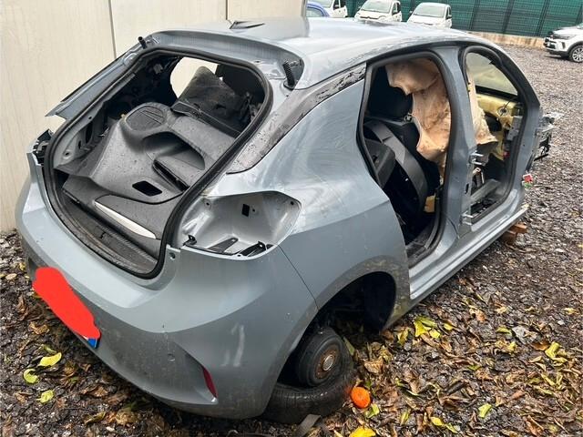 Opel Corsa 2025 1.2 100 CV Edition sinistrata incidentata