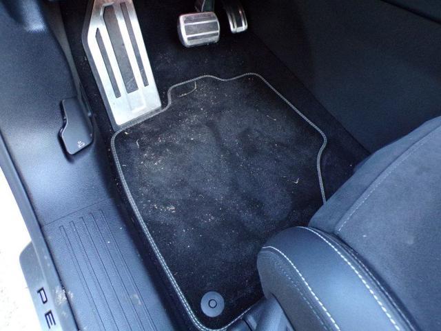 PEUGEOT 3008 Hybrid 145 e-DCS6 GT