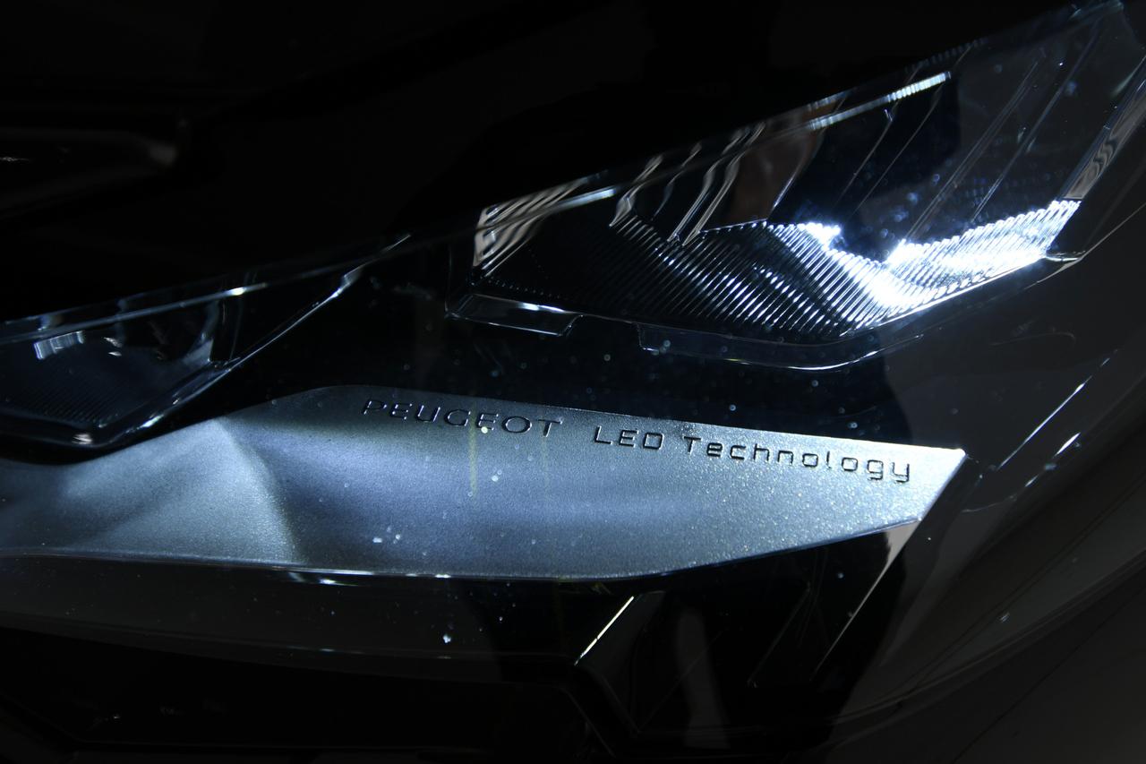 PEUGEOT 5008 1.5 bluehdi Allure Pack s&s 130cv eat8 7p.ti. CAMERA+APP CONNECT