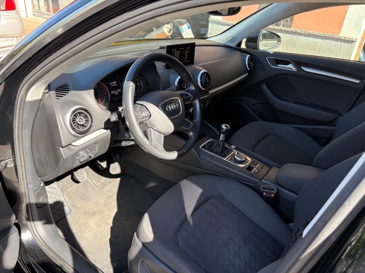 Audi A3 1.6 TDI clean diesel Ambition 110cv 2015