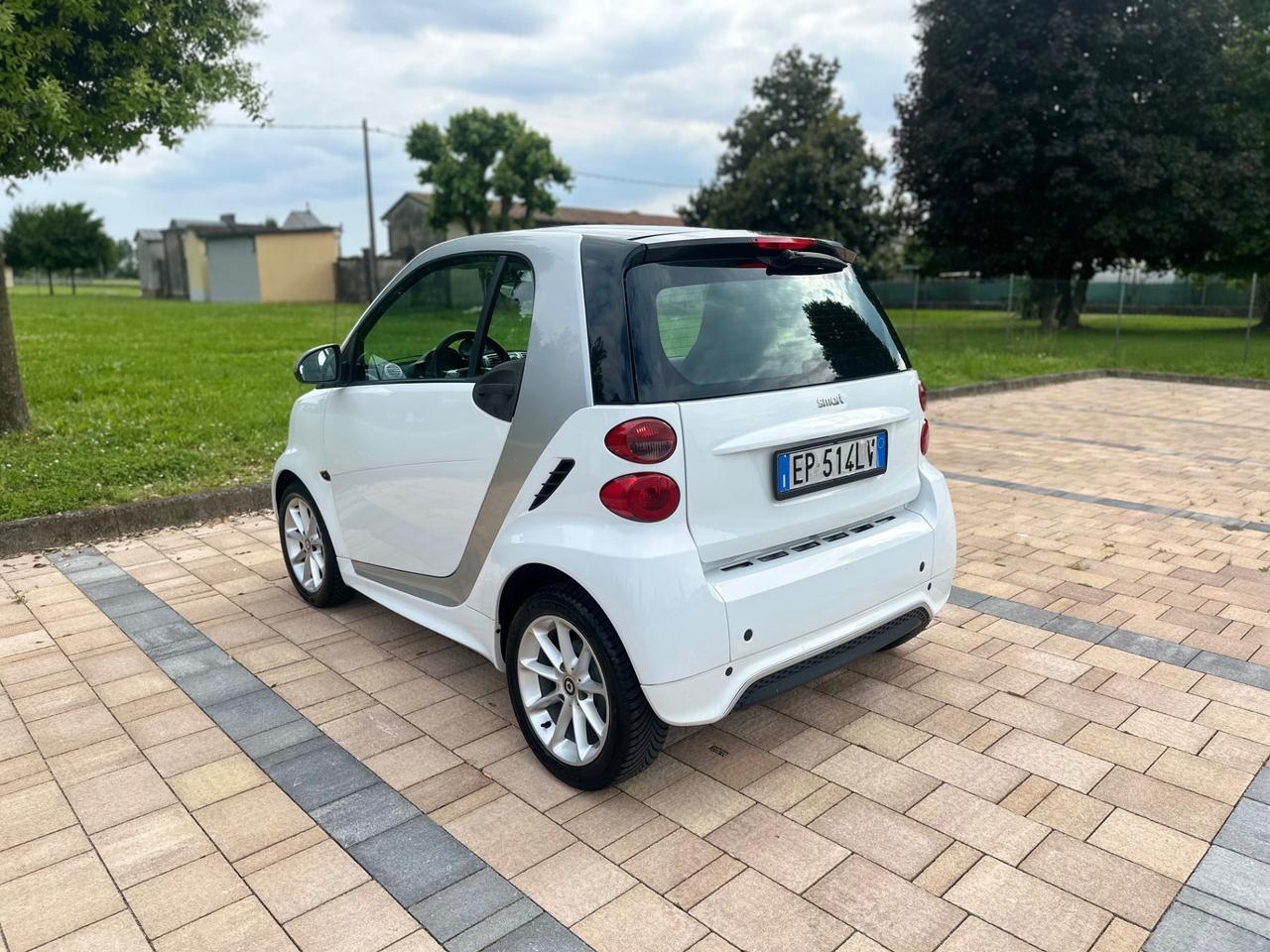 Smart ForTwo 1000 62 kW coupé passion NEOPATENTATI