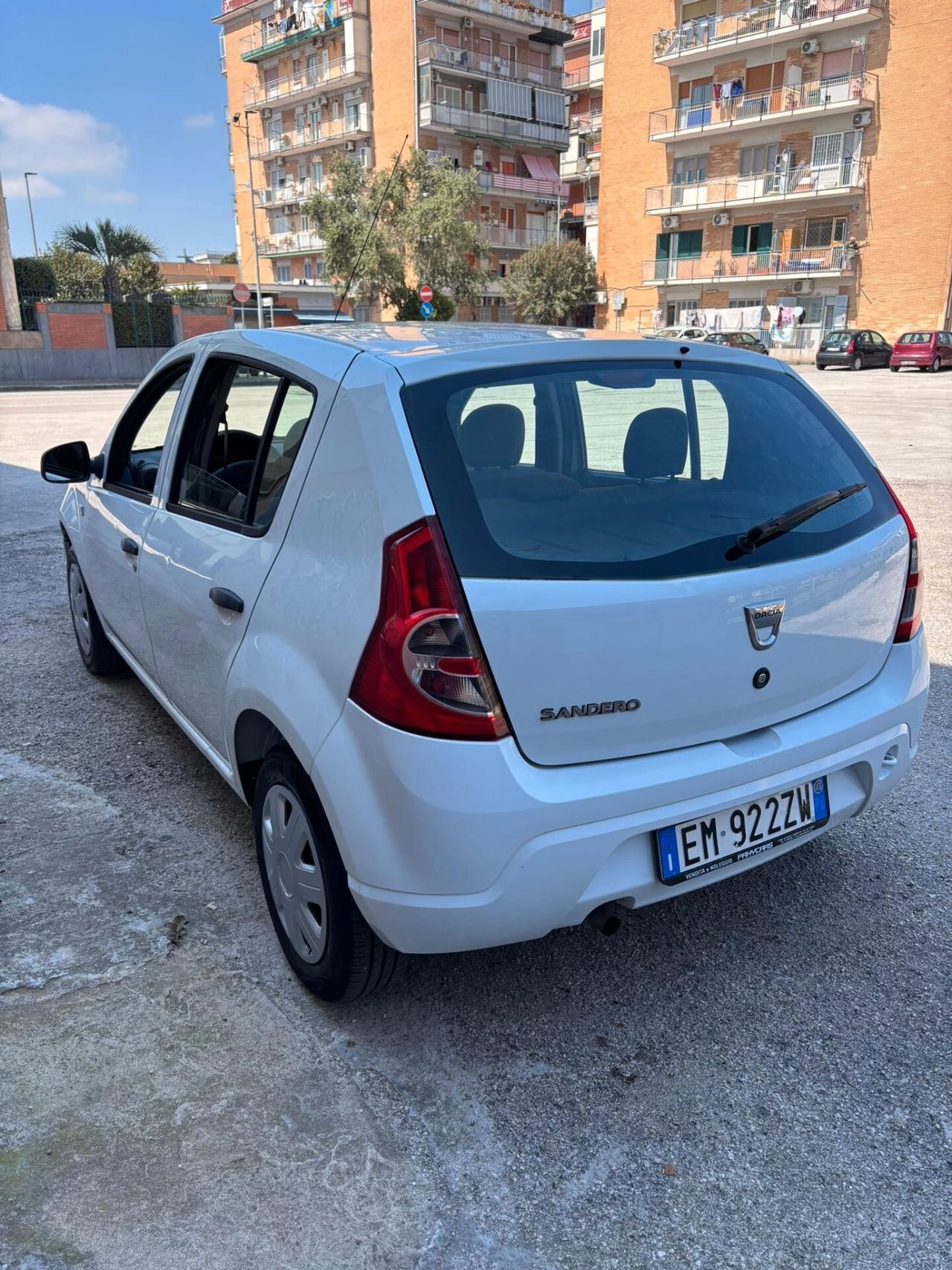 Dacia Sandero 1.2 16V GPL 75CV
