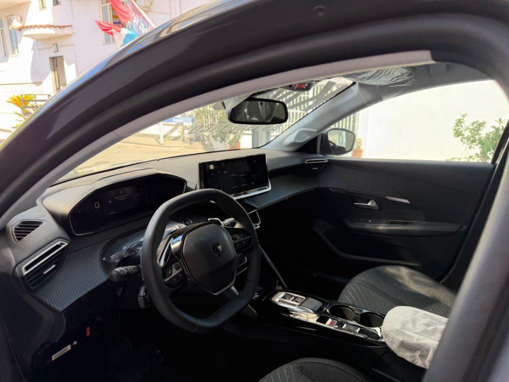 Peugeot 208 Hybrid 110 e-DCS6 Allure da 230,00 mensili ant.0
