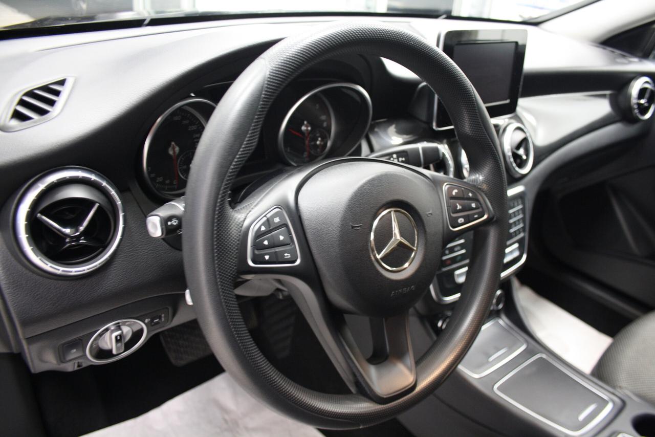 MERCEDES CLA 200 SHOOTIN BRAKE 136CV