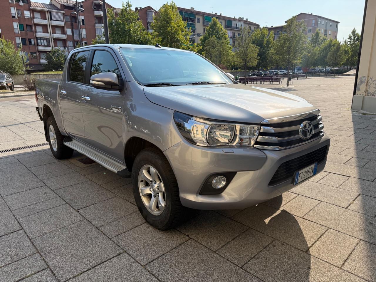 Toyota Hilux 2.4 D-4D 4WD 4 porte Double Cab Comfort