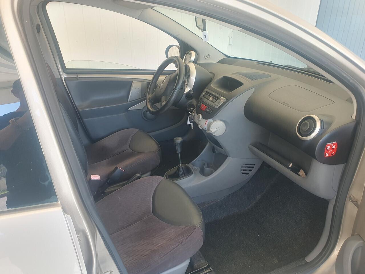 Toyota Aygo 1.0 BENZ. - 2008 - KM. 76.000