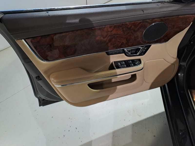 Jaguar XJ 3.0d V6 Portfolio auto my13