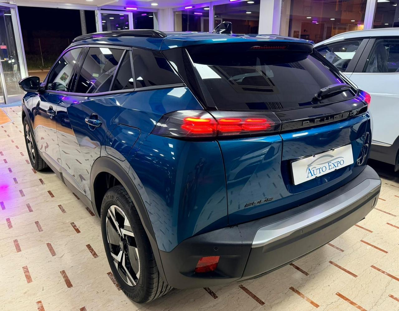 Peugeot 2008 Allure 1.2 100CV