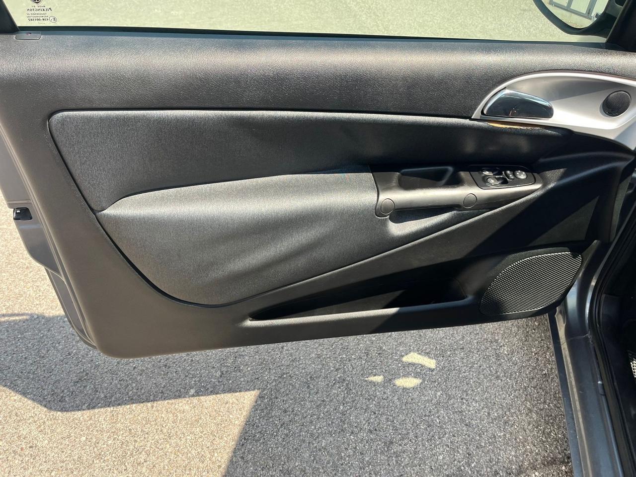 Lancia Ypsilon 1.3 MJT 75 CV Unyca