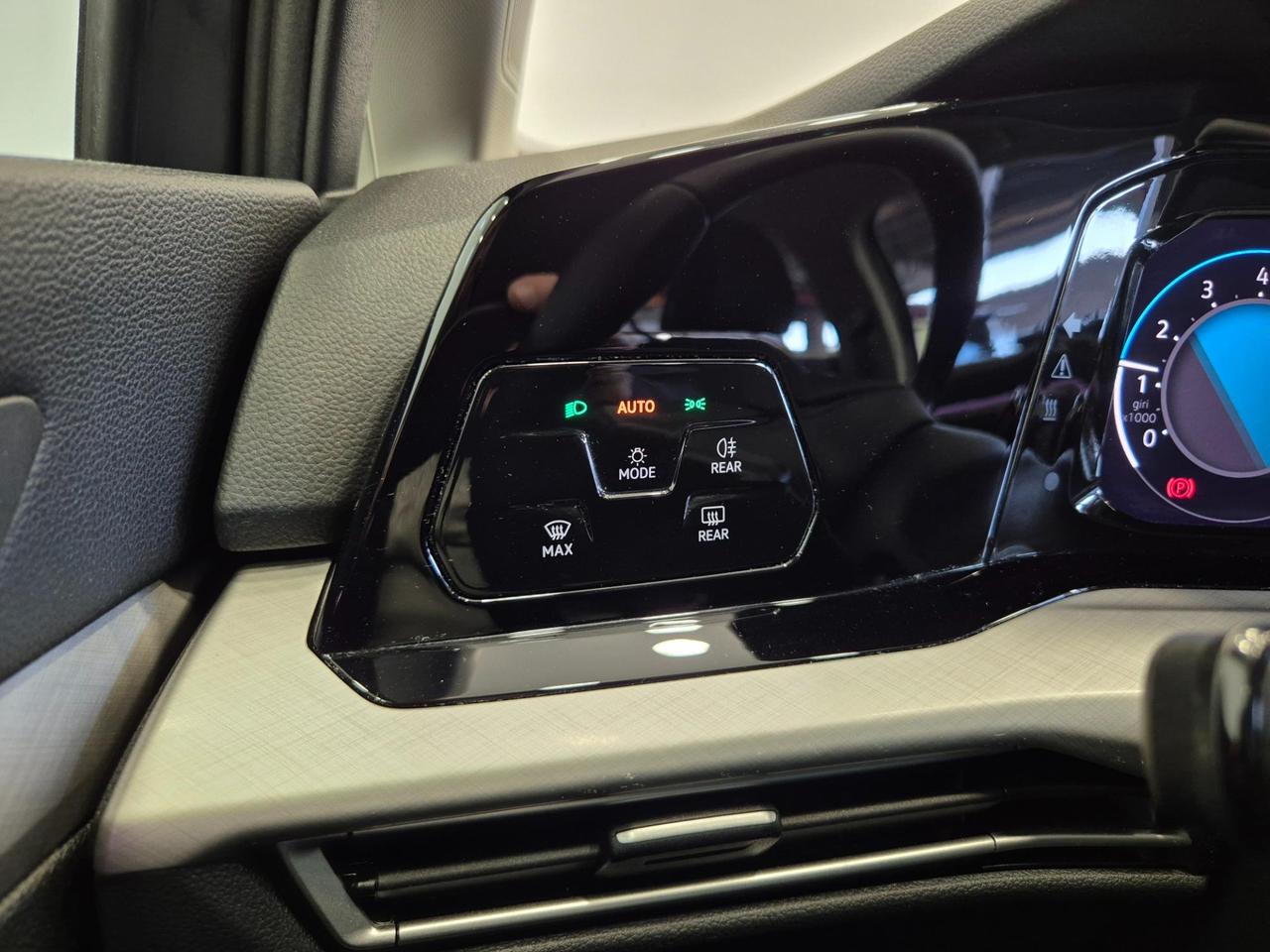 VOLKSWAGEN Golf 1.0 TSI EVO Life Business - NEOPATENTATI - Cam - Carplay