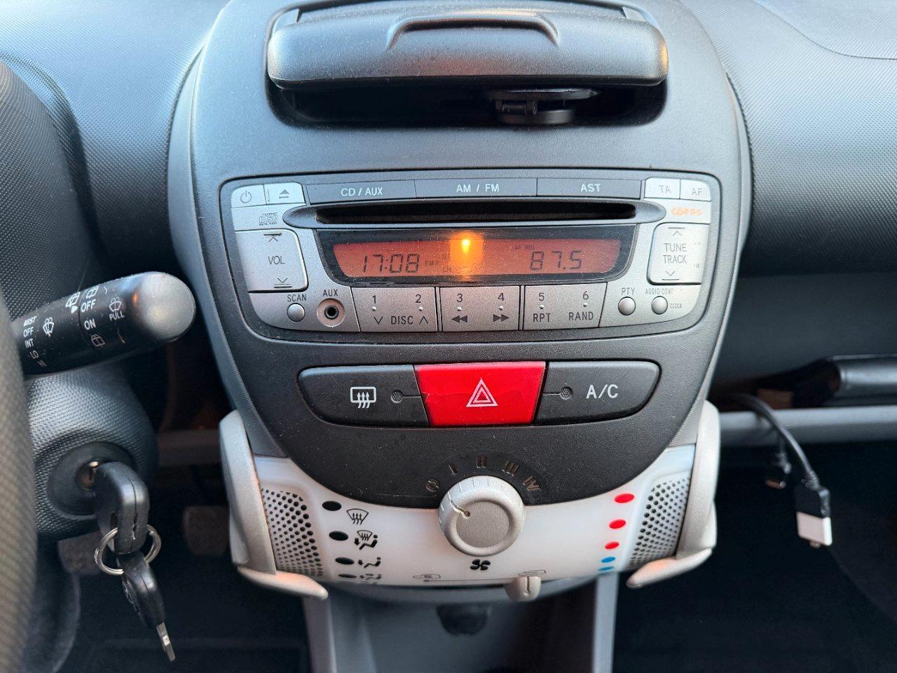 Toyota Aygo 5 Porte Aygo 5p 1.0 Sol Connect IDONEA NEOPATENTATI