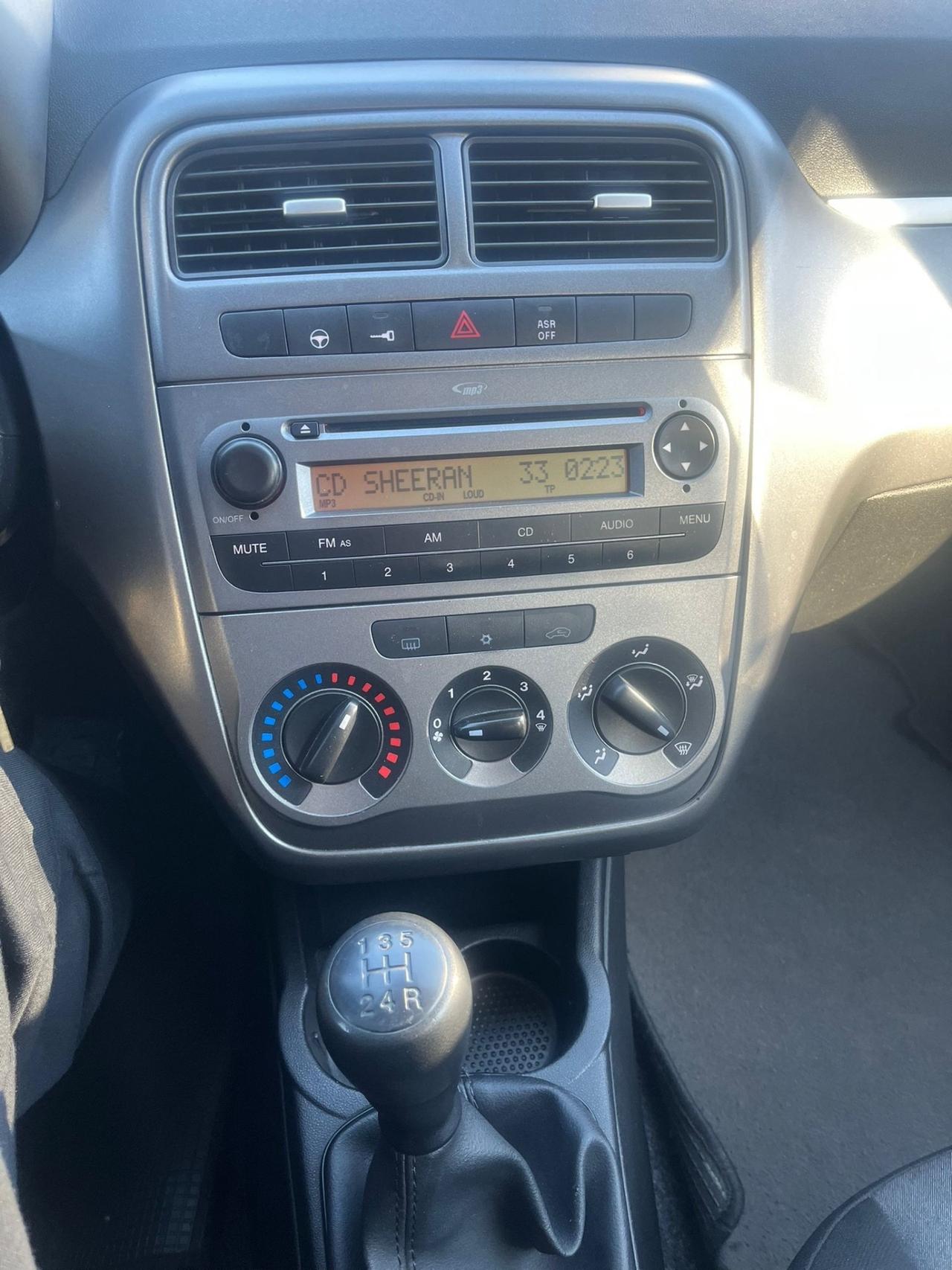 Fiat Punto 1.3 MJT 5 porte anno 2014 per neo pat