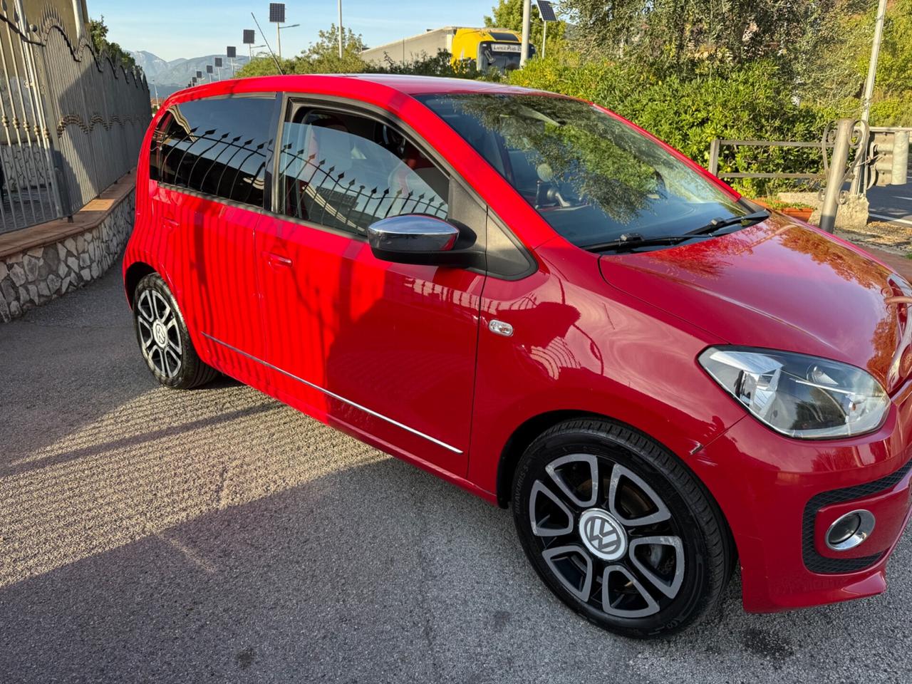 Volkswagen up! 1.0 75 CV 5p. high