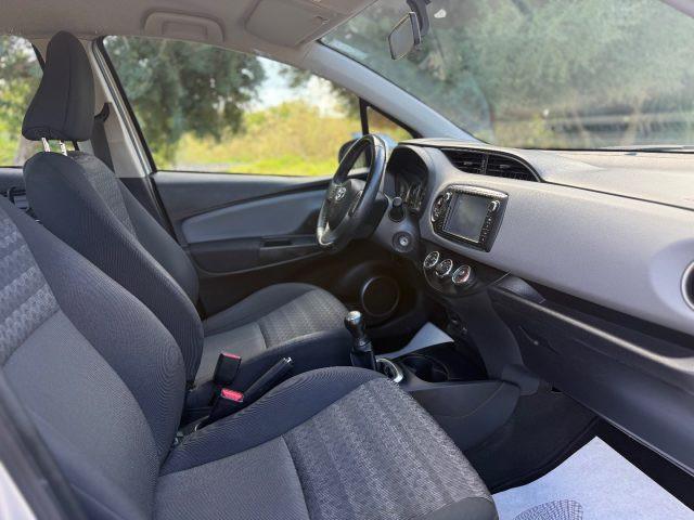 TOYOTA Yaris 1.0 5 porte LOUNGE