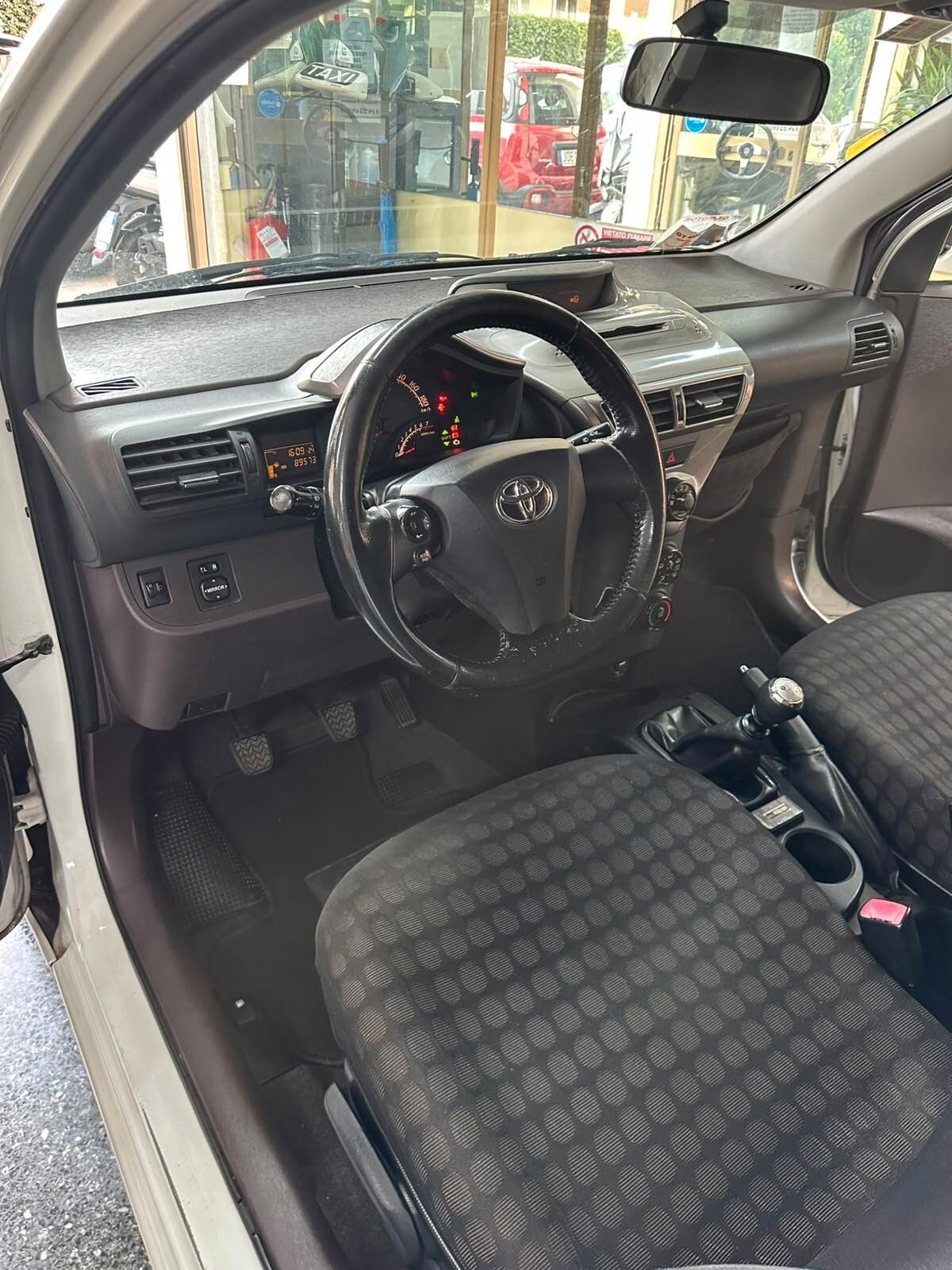 Toyota iQ 1.3 Executive