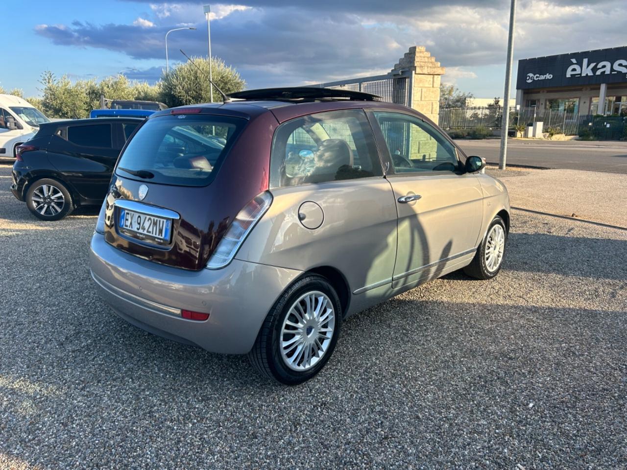 Lancia Ypsilon 1.4 16V Platino GPL