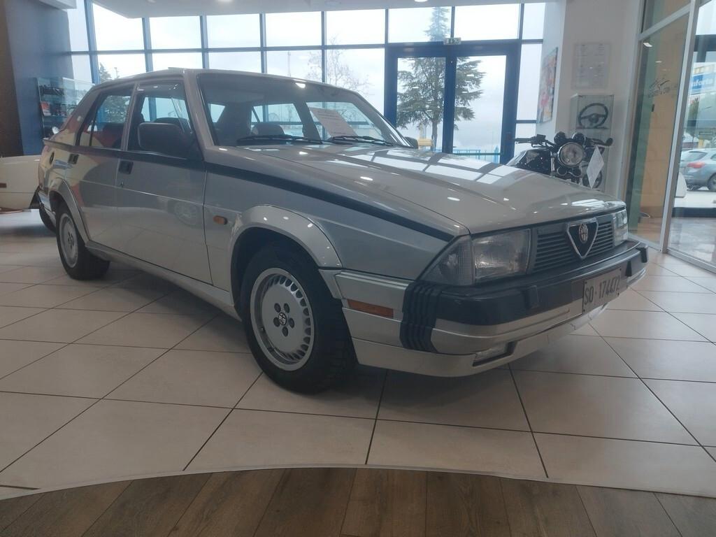 Alfa Romeo 75 3.0i V6 America