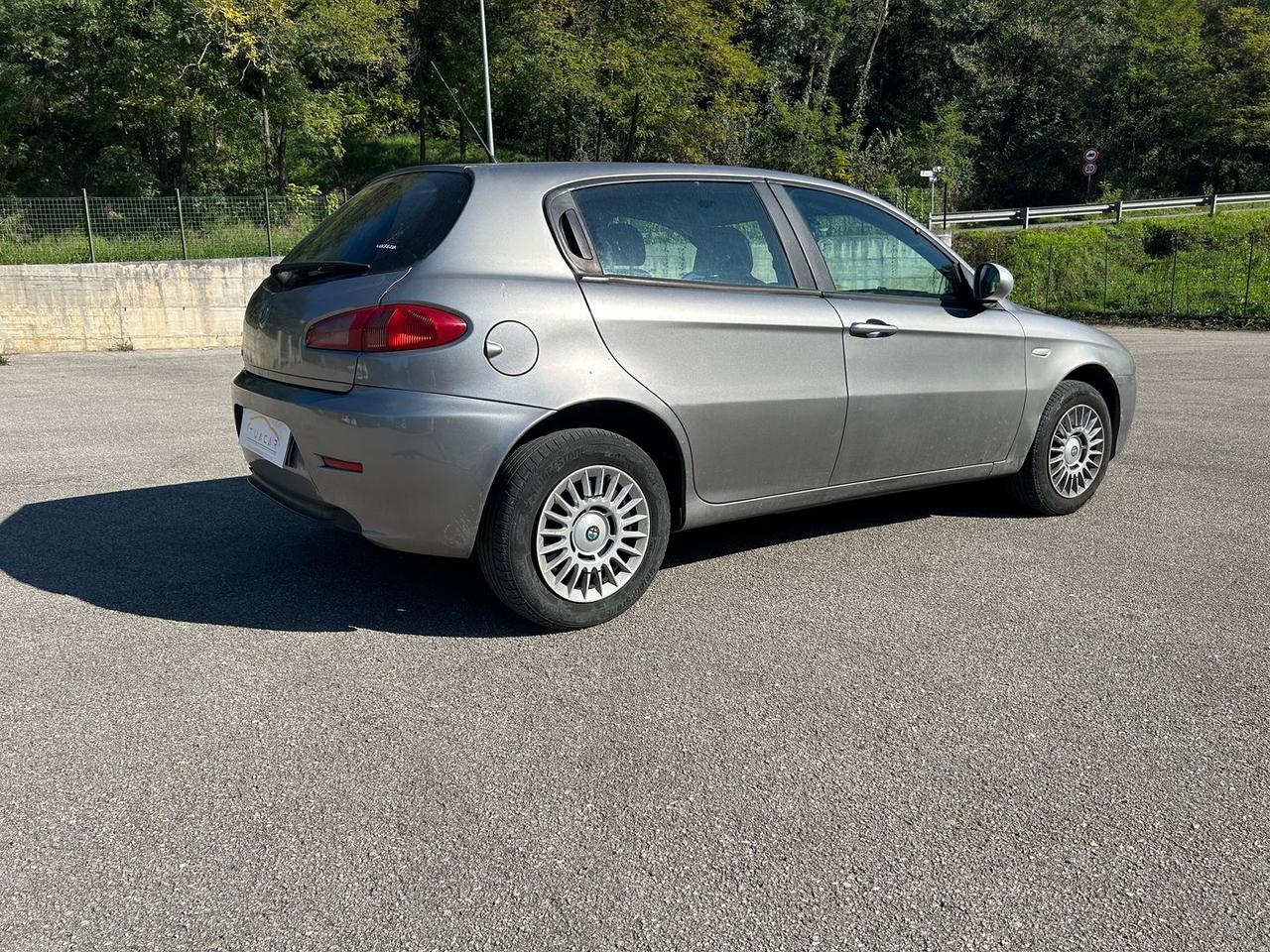 Alfa Romeo 147 1.9 JTDM 8V Moving