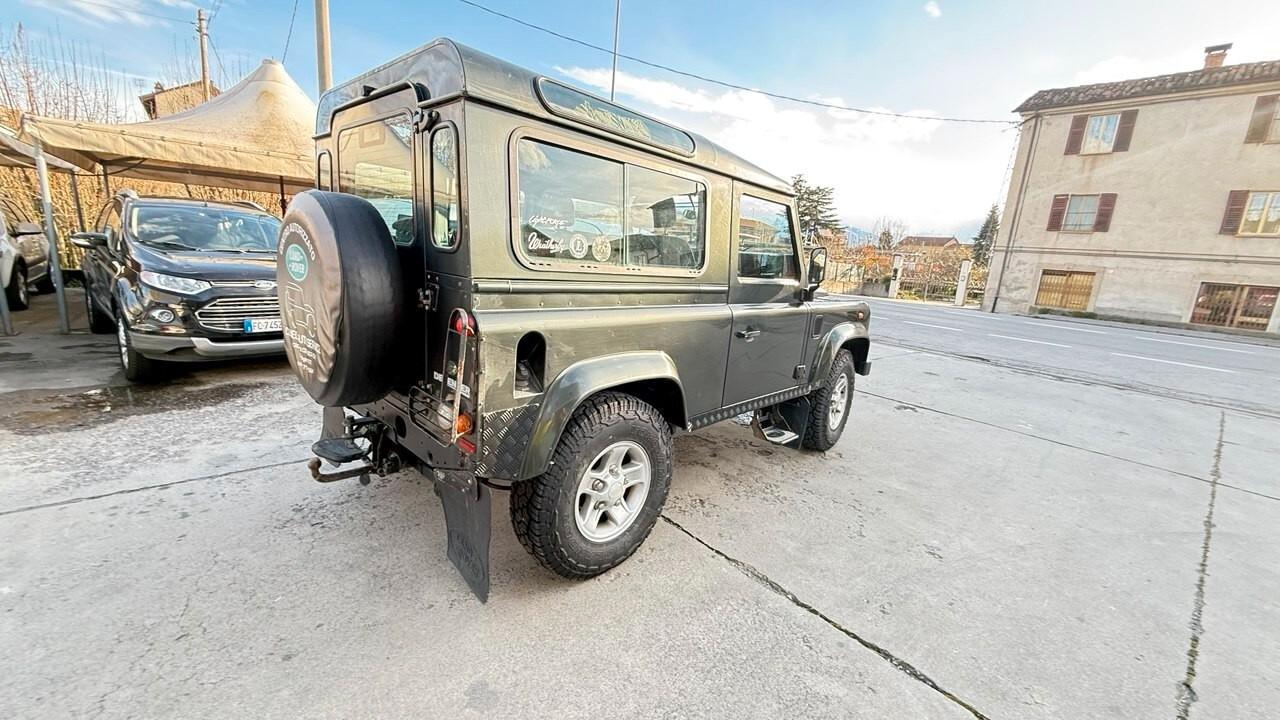 Land Rover Defender 90 2.4 TD4 Station Wagon SE