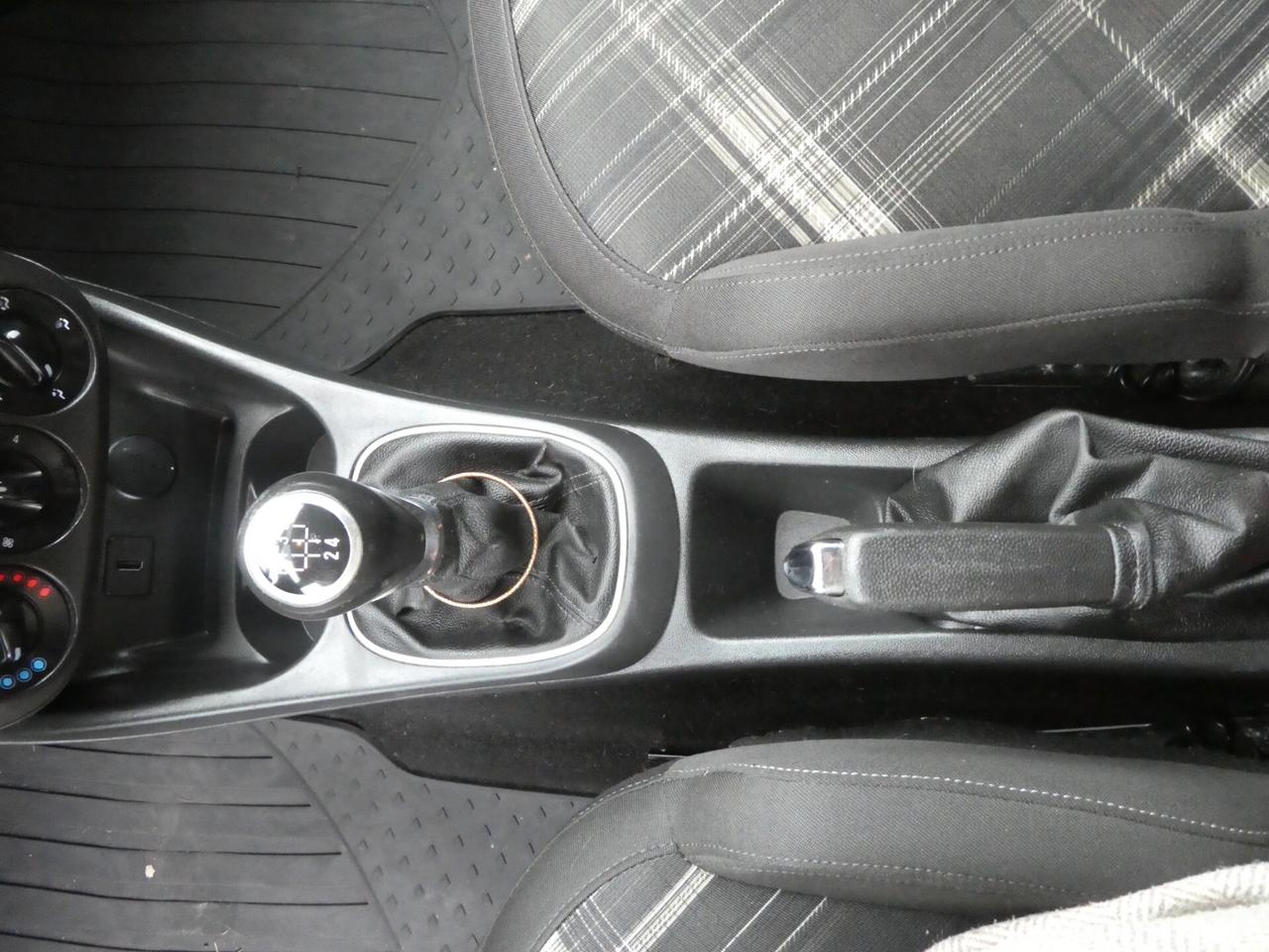 Opel Corsa 1.4 90CV GPL Tech 5 porte OK NEOPATENTATI
