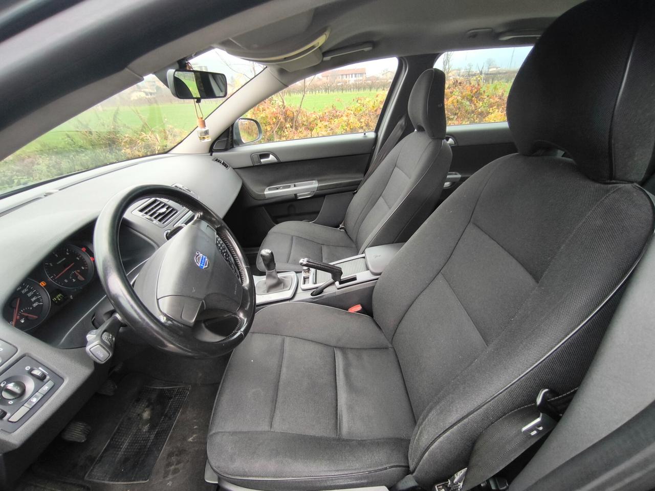 VOLVO V50 SW 1,6 D2 OK NEOPATENTATI