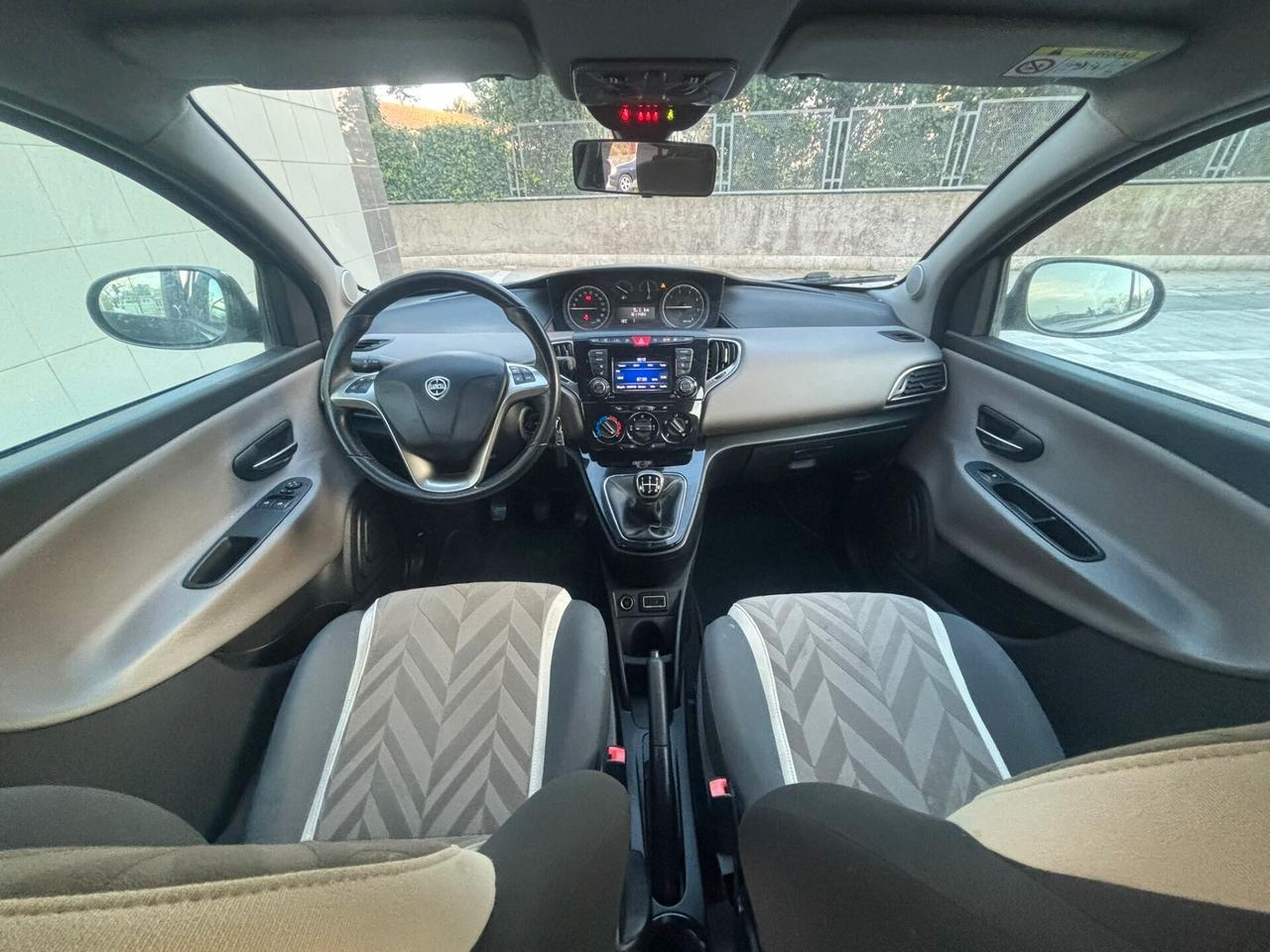 Lancia Ypsilon 1.3 MJT 16V 80 CV 5 porte S&S Platinum