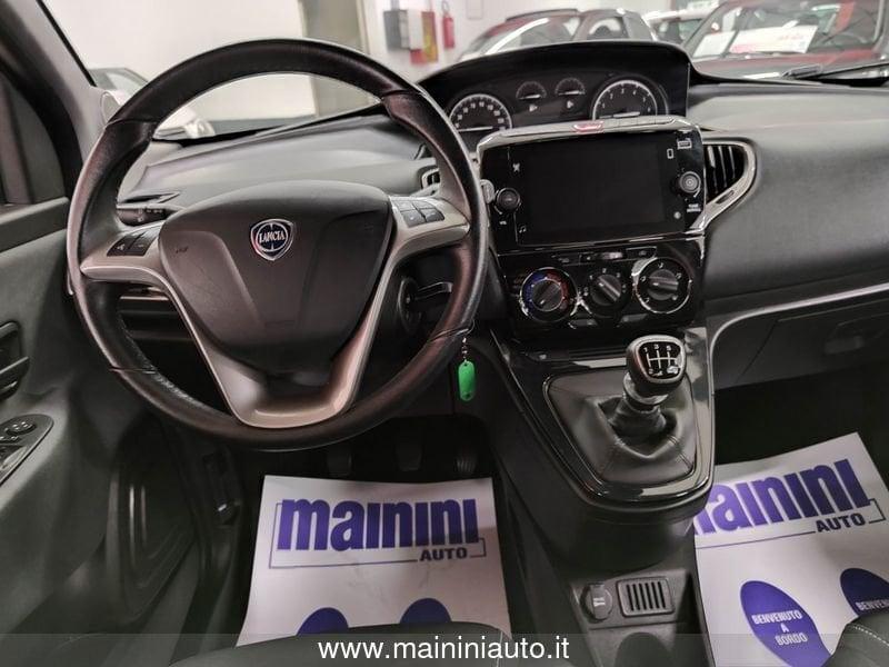 Lancia Ypsilon 1.0 70cv Hybrid 5p Gold + Car Play